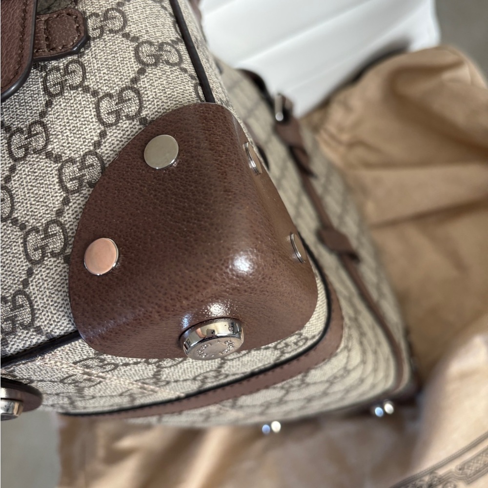 Gucci GG Supreme Tote Bag - Picture 4 of 15